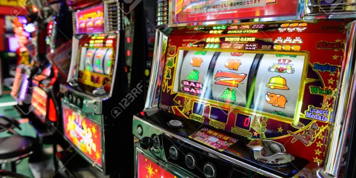 DIFFERENCES BETWEEN PACHINKO AND SLOT MACHINE