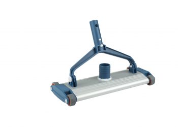 How to use pool vacuum head