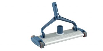 How to use pool vacuum head