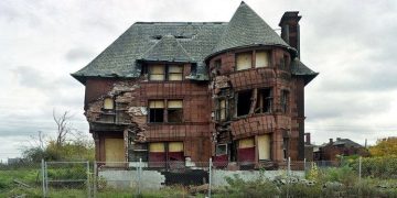 An unwanted home that is falling apart