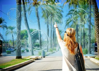 Metaverse Fashion Week: Fashion in the Face of the Extravagant Inhabitants of Decentraland