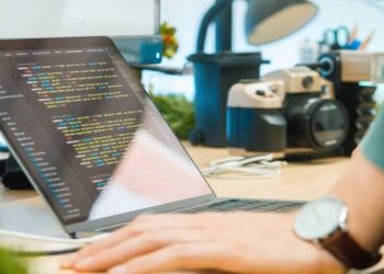 What are the major advantages of going for Nearshore outsourcing in Mexico?