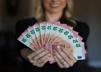 Side hustle 101: The Only Guide You Need to Change Your Life