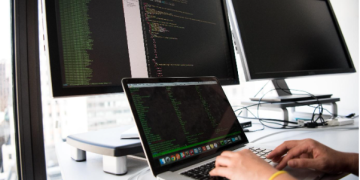 Custom Software Development: 7 Benefits for Organizations