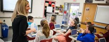 What is so special about the curriculum followed by the high schools in Oakville?
