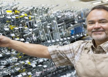 10 Steps to Starting a DIY, Tools and Hardware Store