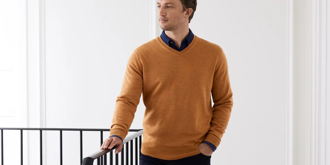 How to Wear a Men’s Crew Neck Sweater?
