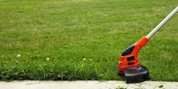 Shaping the Perfect Lawn Edges: Best Cordless Grass Trimmers